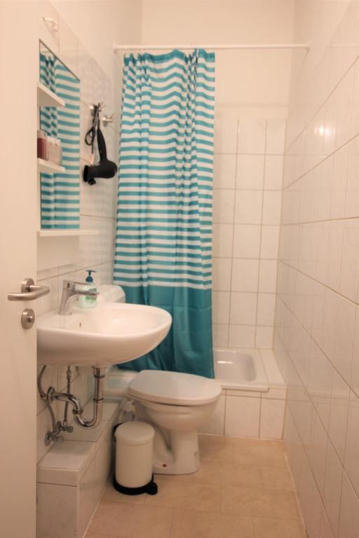2 ROOM APARTMENT by the CASTLE room 2